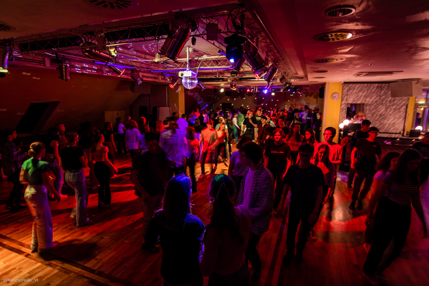 20230401 Tanzparty 5199